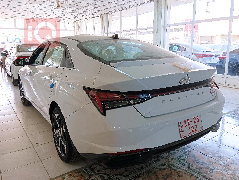 هیوندای ئەلەنترا